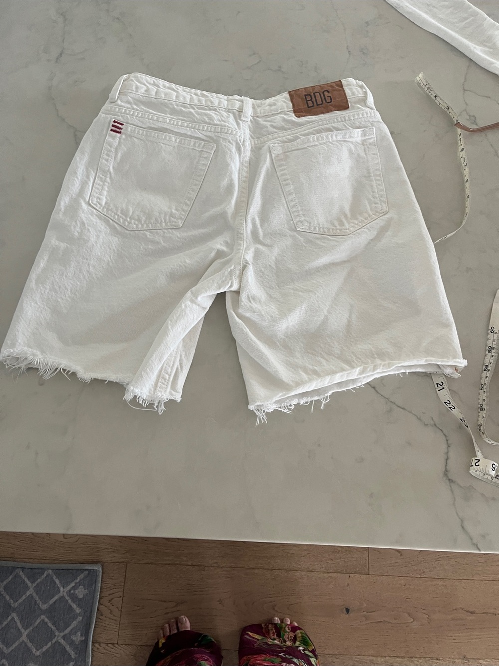 Urban Outfitters BDG White High-Rise Raw-Hem Denim Shorts - Picture 5 of 8